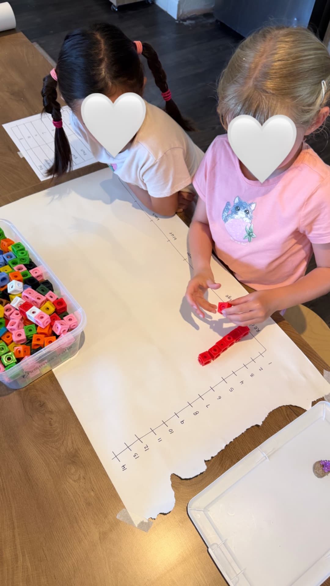Snap-cube graphs — counting, comparing, and data analysis by hand