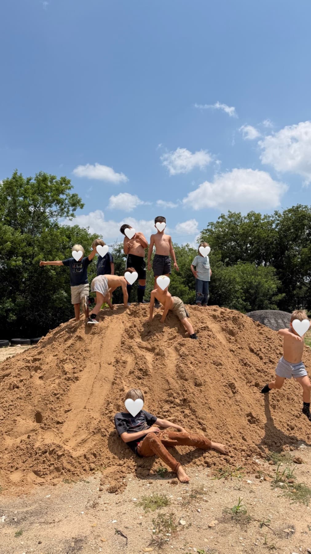 Digging, pouring, mixing — the mud kitchen in full swing